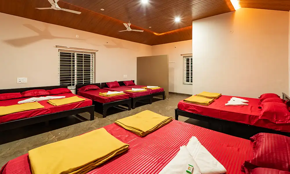 9 Coins resort dormitory (2)